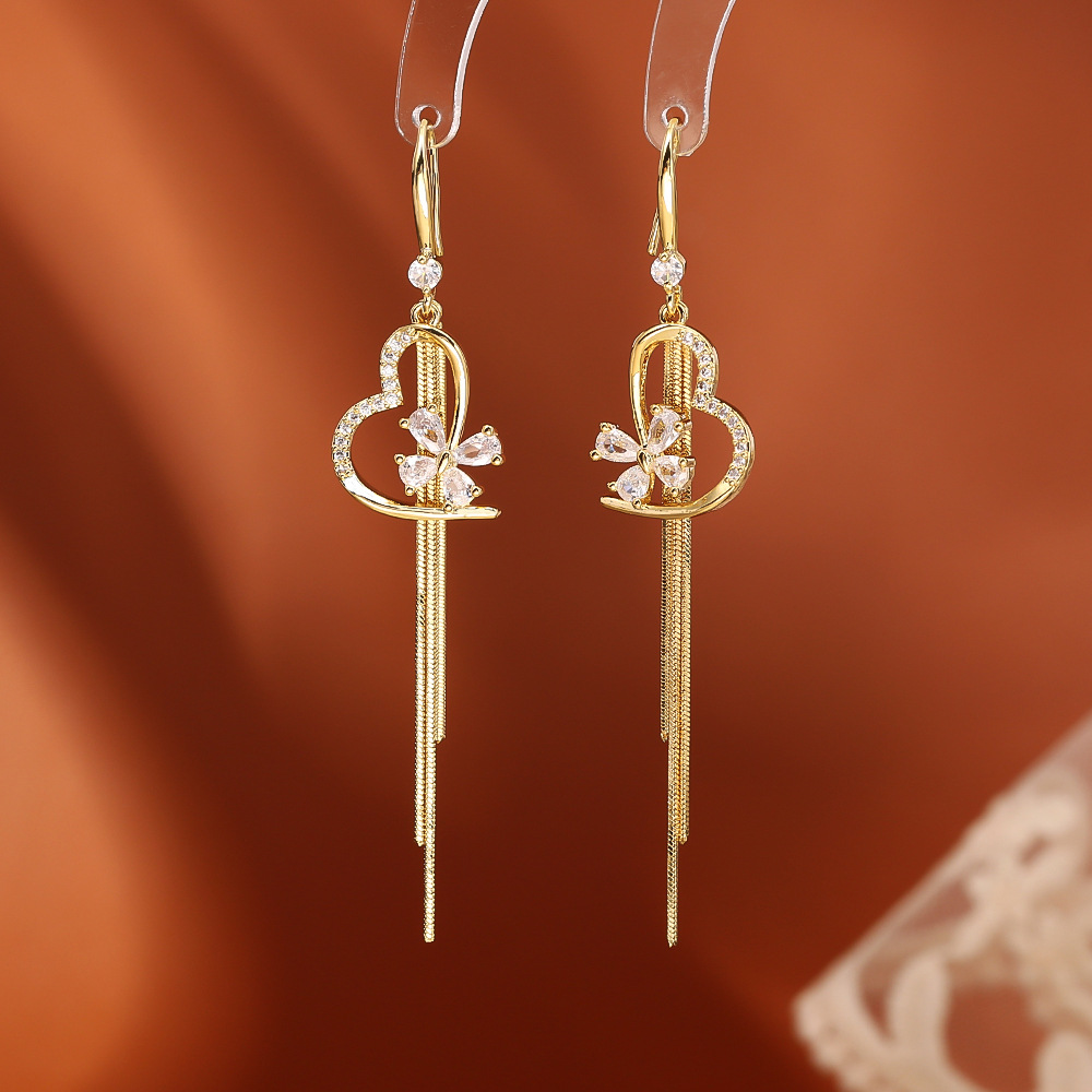 Heart-shaped zircon earrings