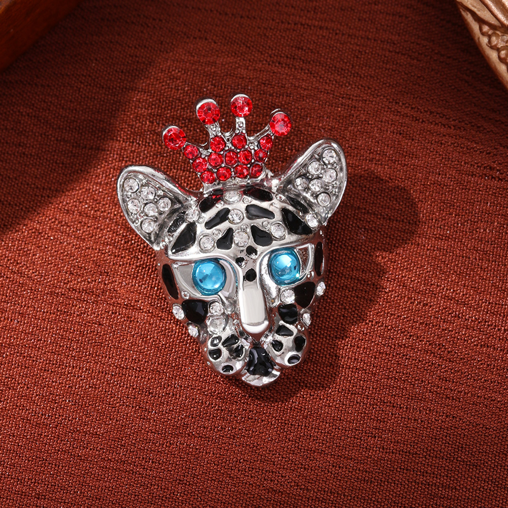 серебряный