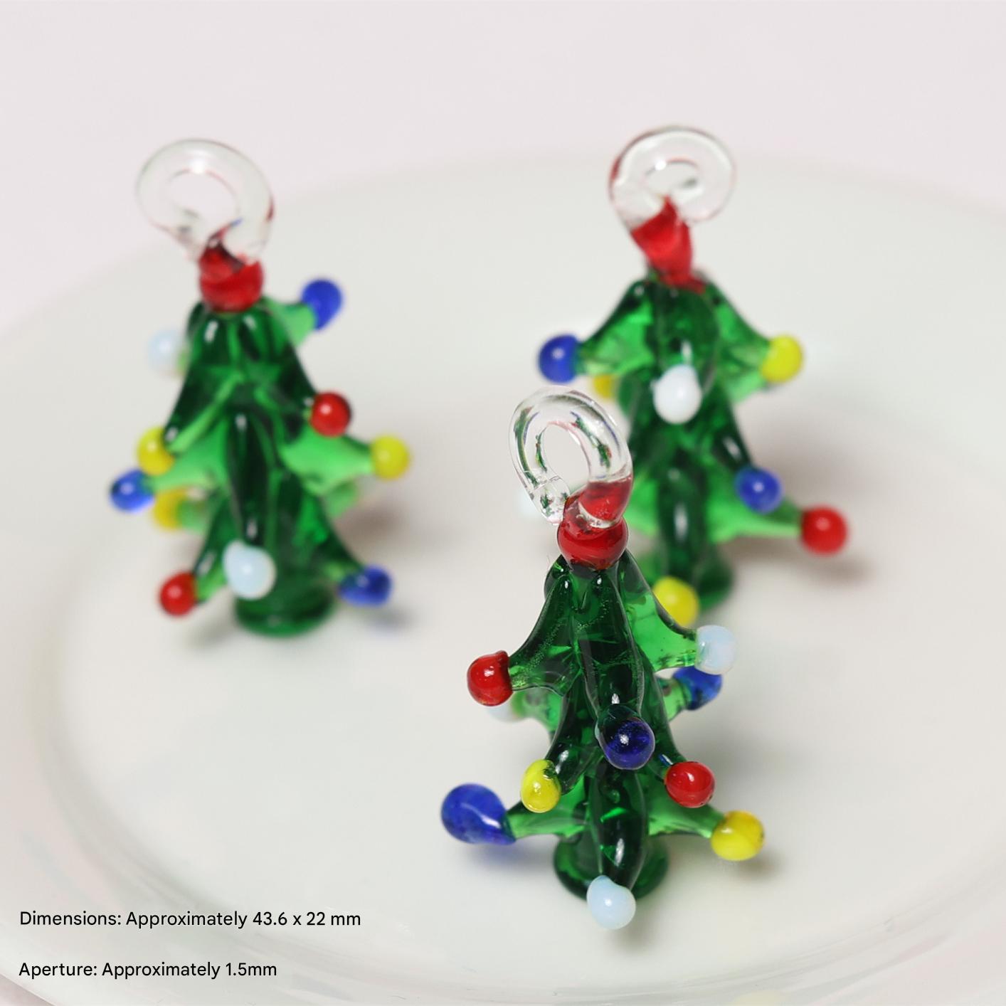 Three-dimensional large christmas tree