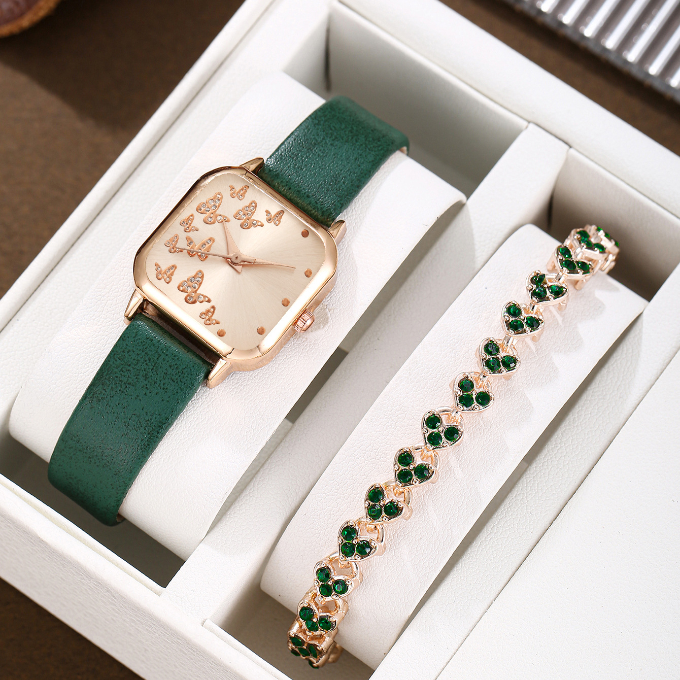 Green single heart-shaped bracelet set