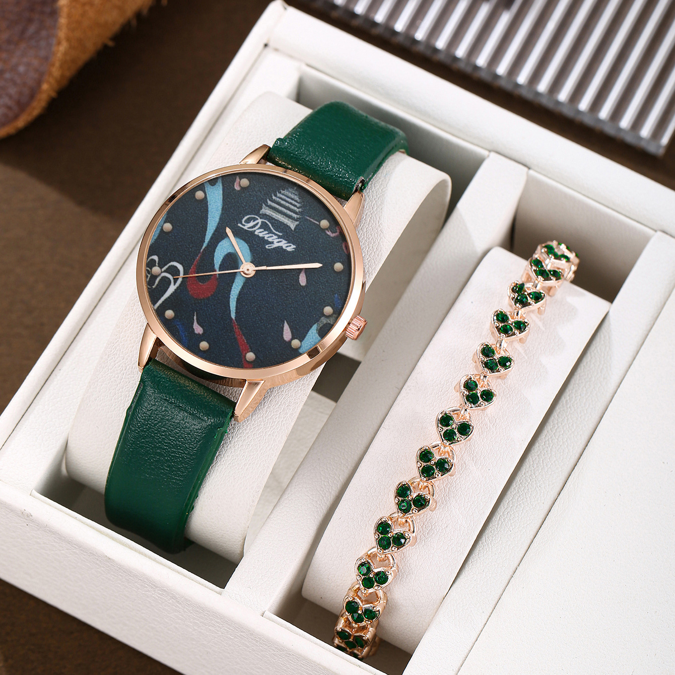 Green single heart-shaped bracelet set