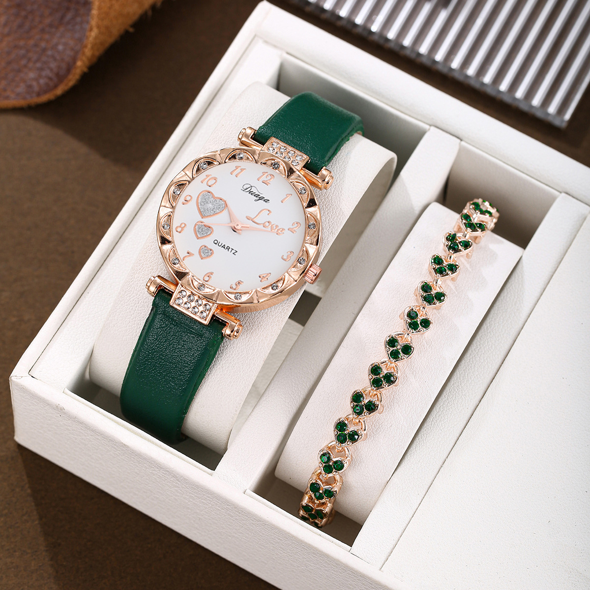 Green single heart-shaped bracelet set