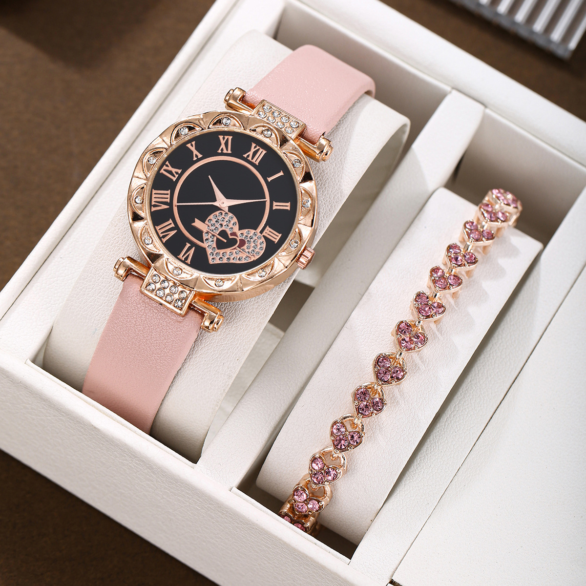 A pink single heart-shaped bracelet set