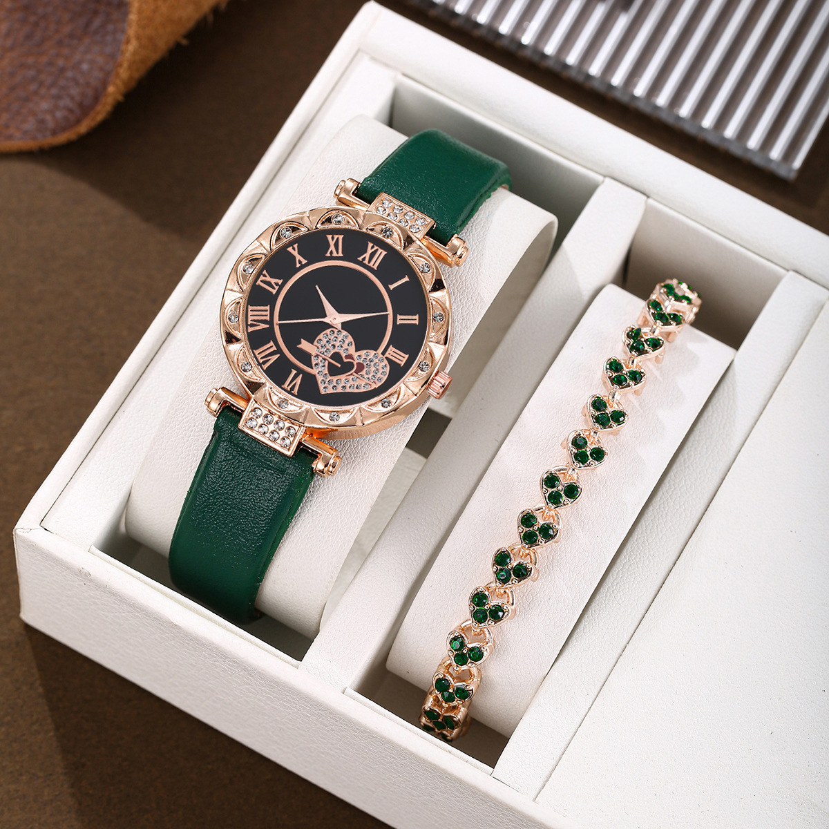 Green single heart-shaped bracelet set