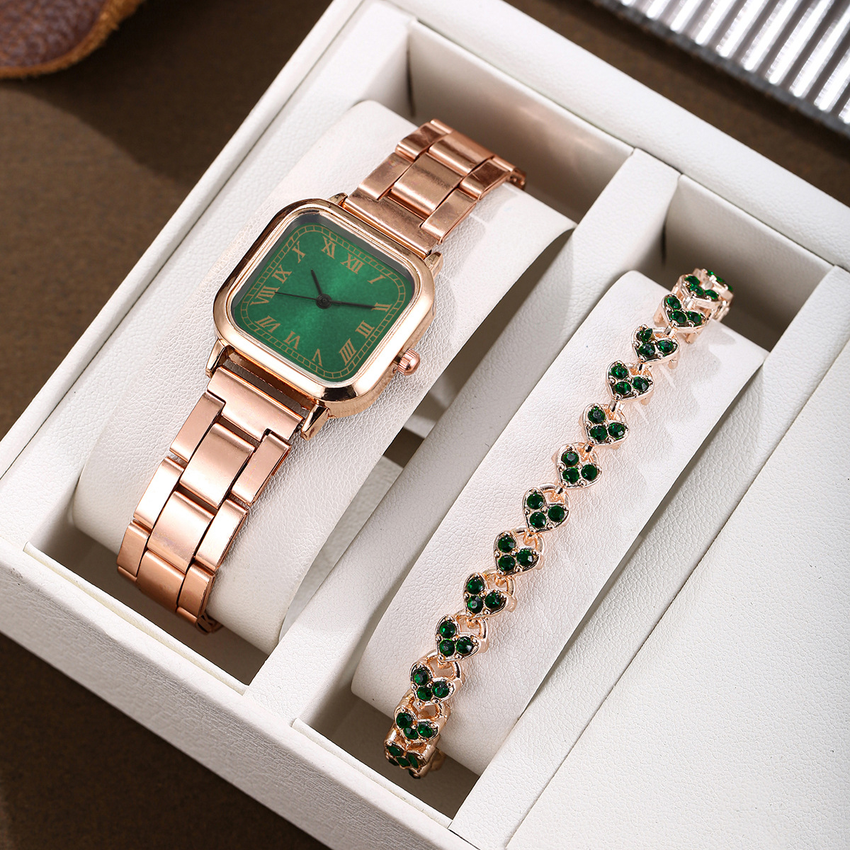 A single heart-shaped bracelet set