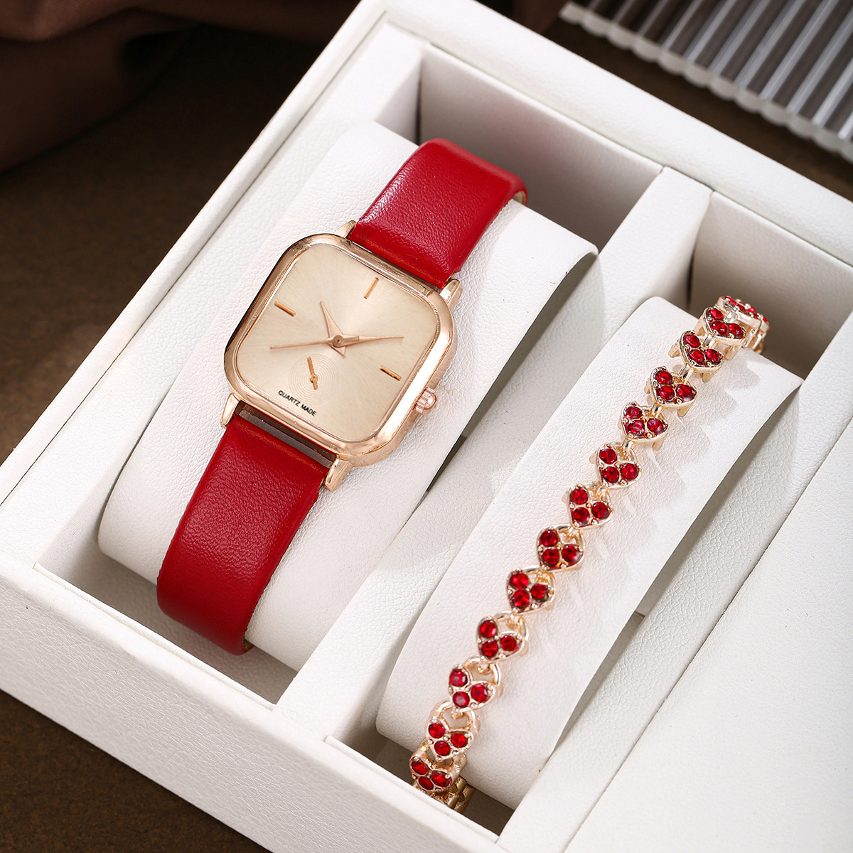 Red heart-shaped bracelet set