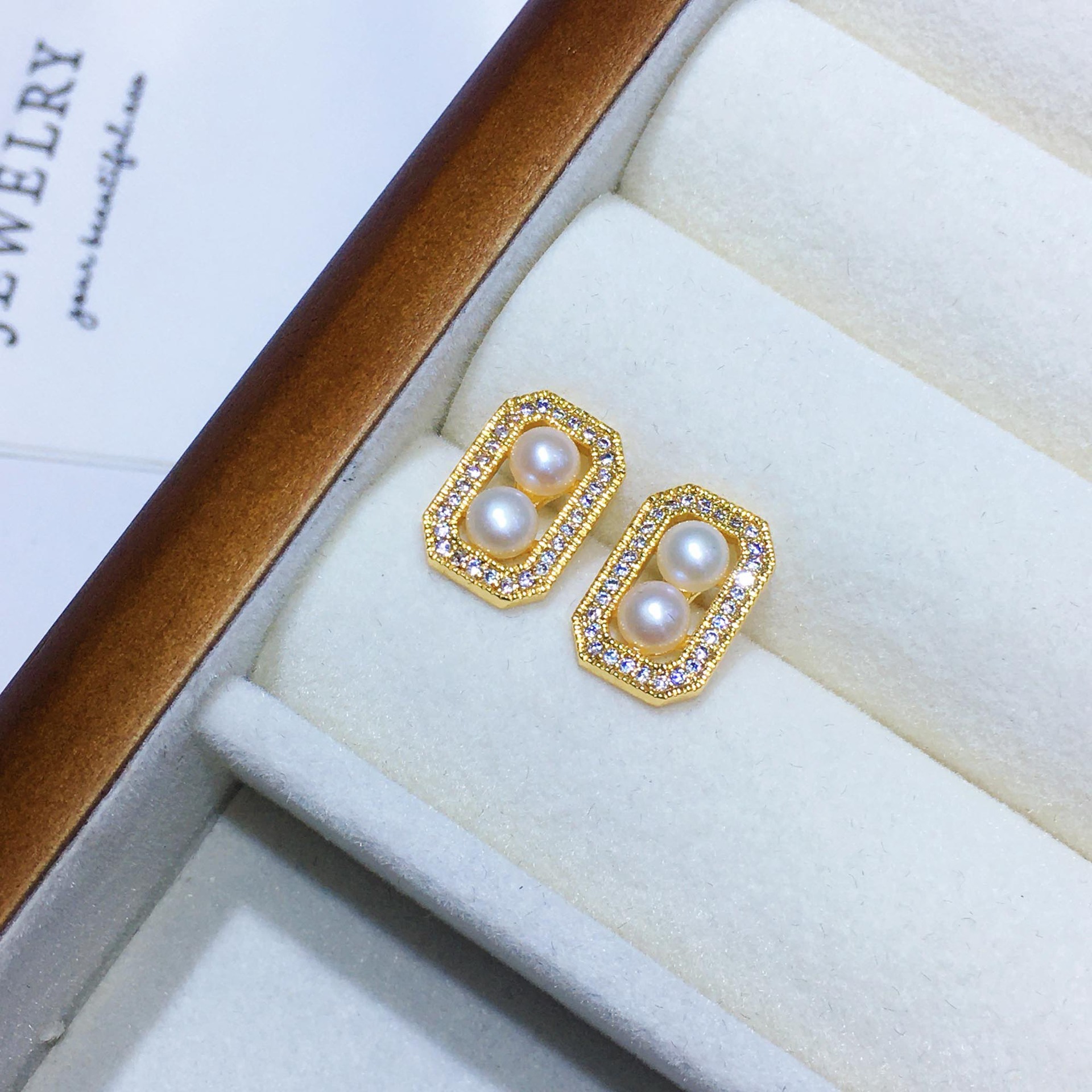 Rectangular earrings (14k gold injection) natural freshwater fat steamed bun pearls