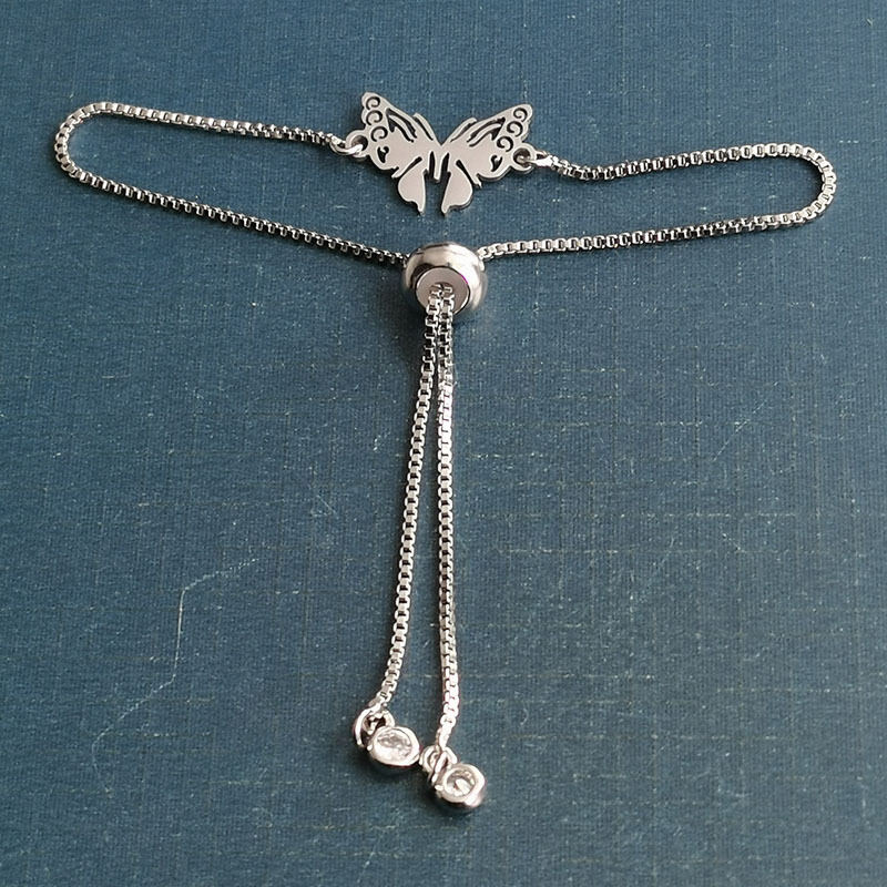 Silver pendant   bracelet
