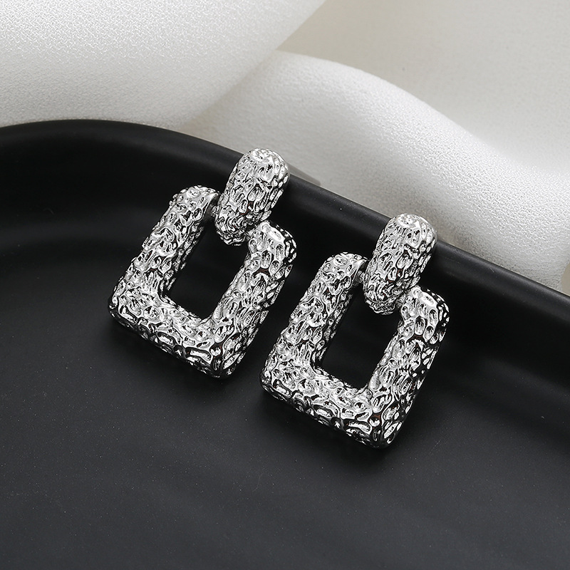 Irregular texture earrings (Silver)