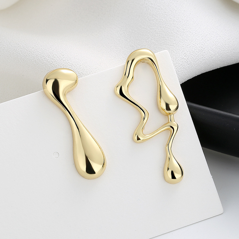 Asymmetric earrings (gold)