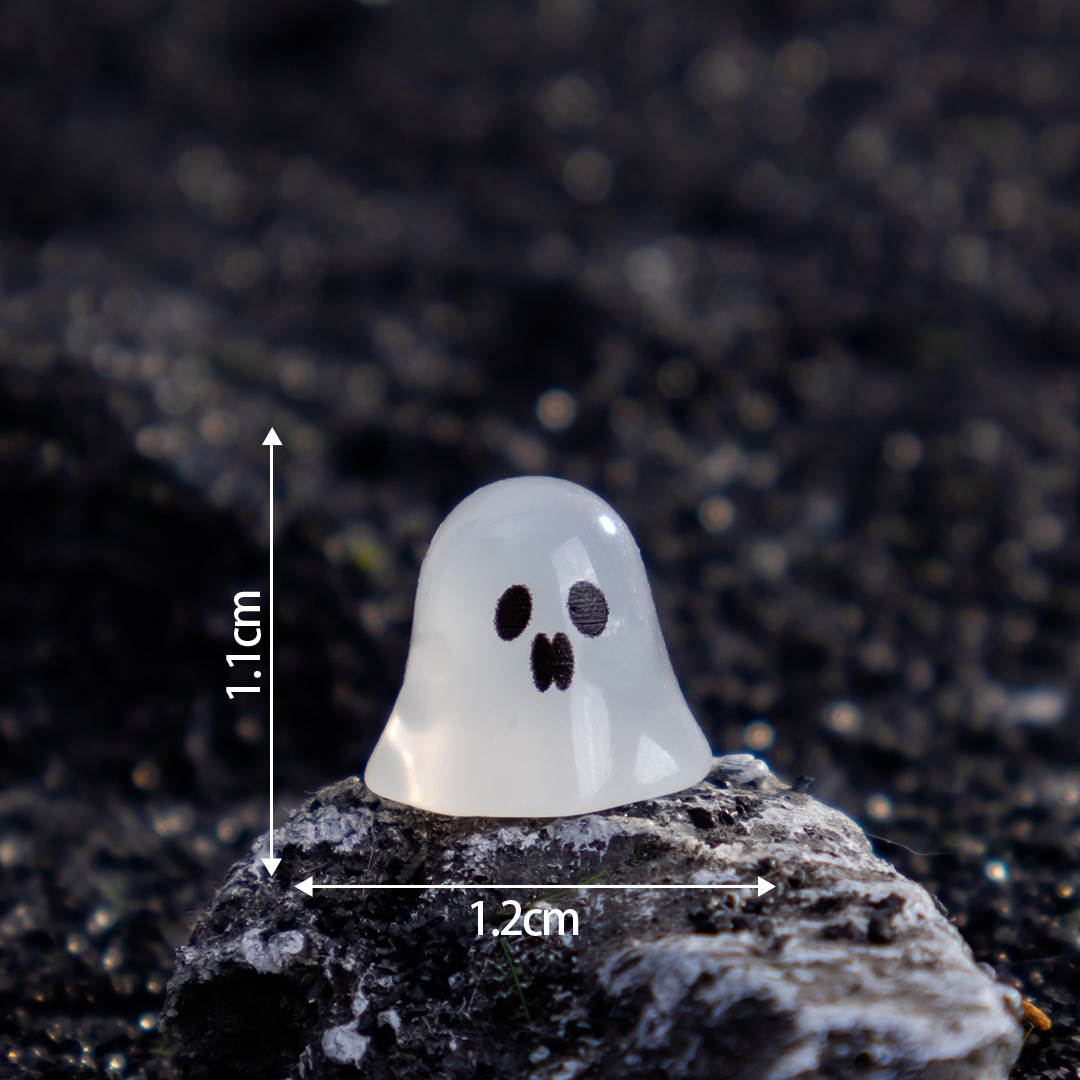 Glossy-white hand-raising ghost