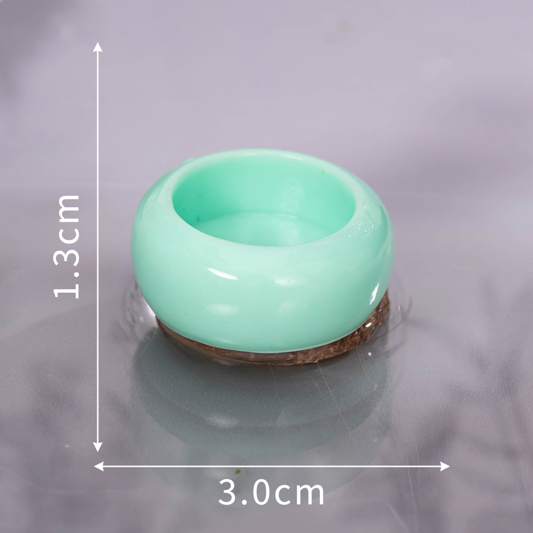 No. 13 green tea can