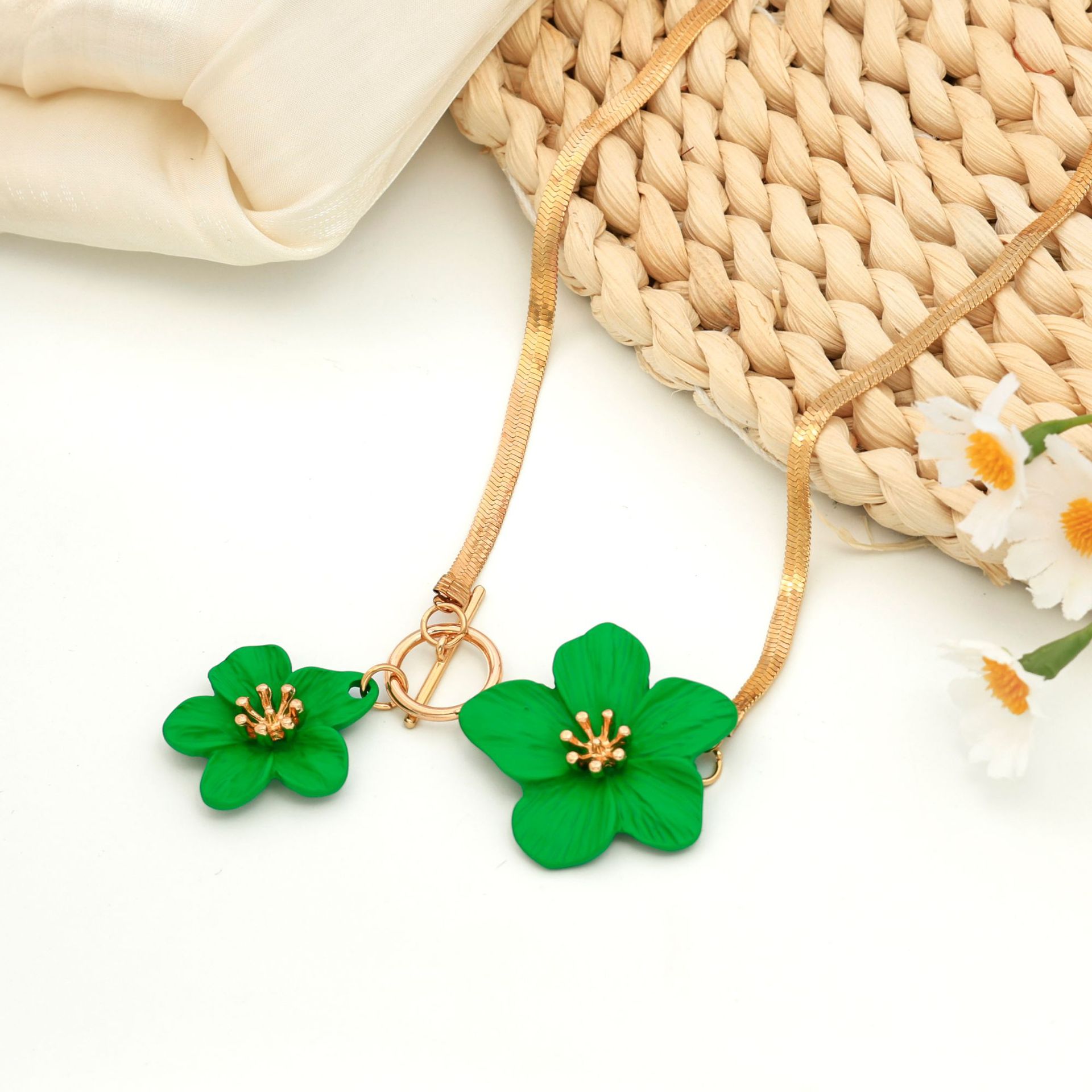 Green flower necklace