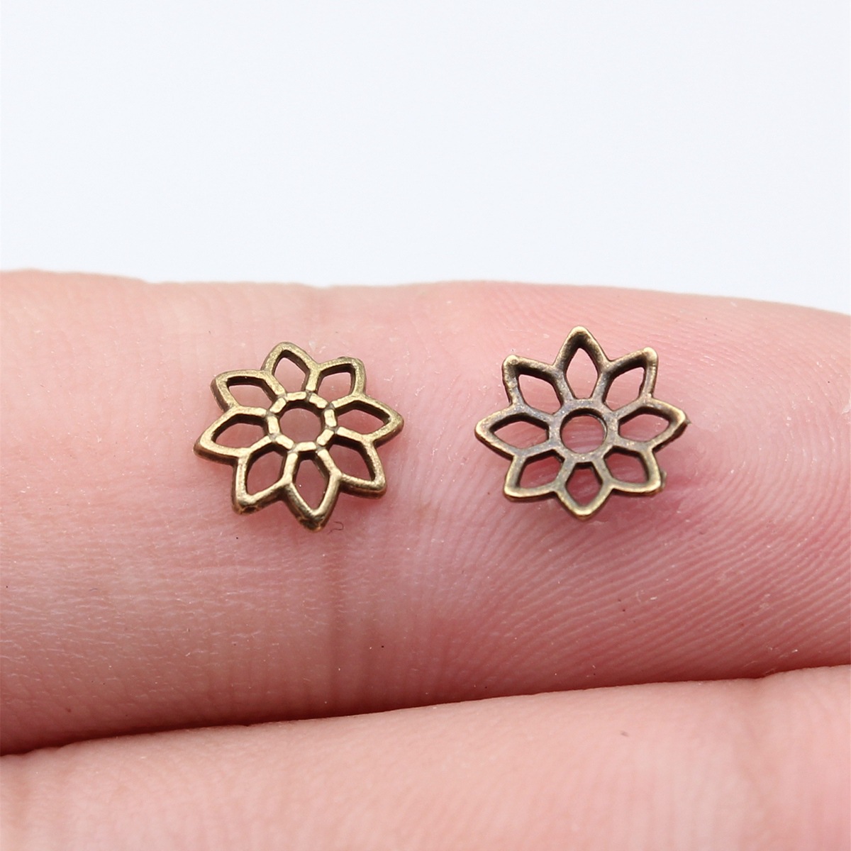 antique bronze color