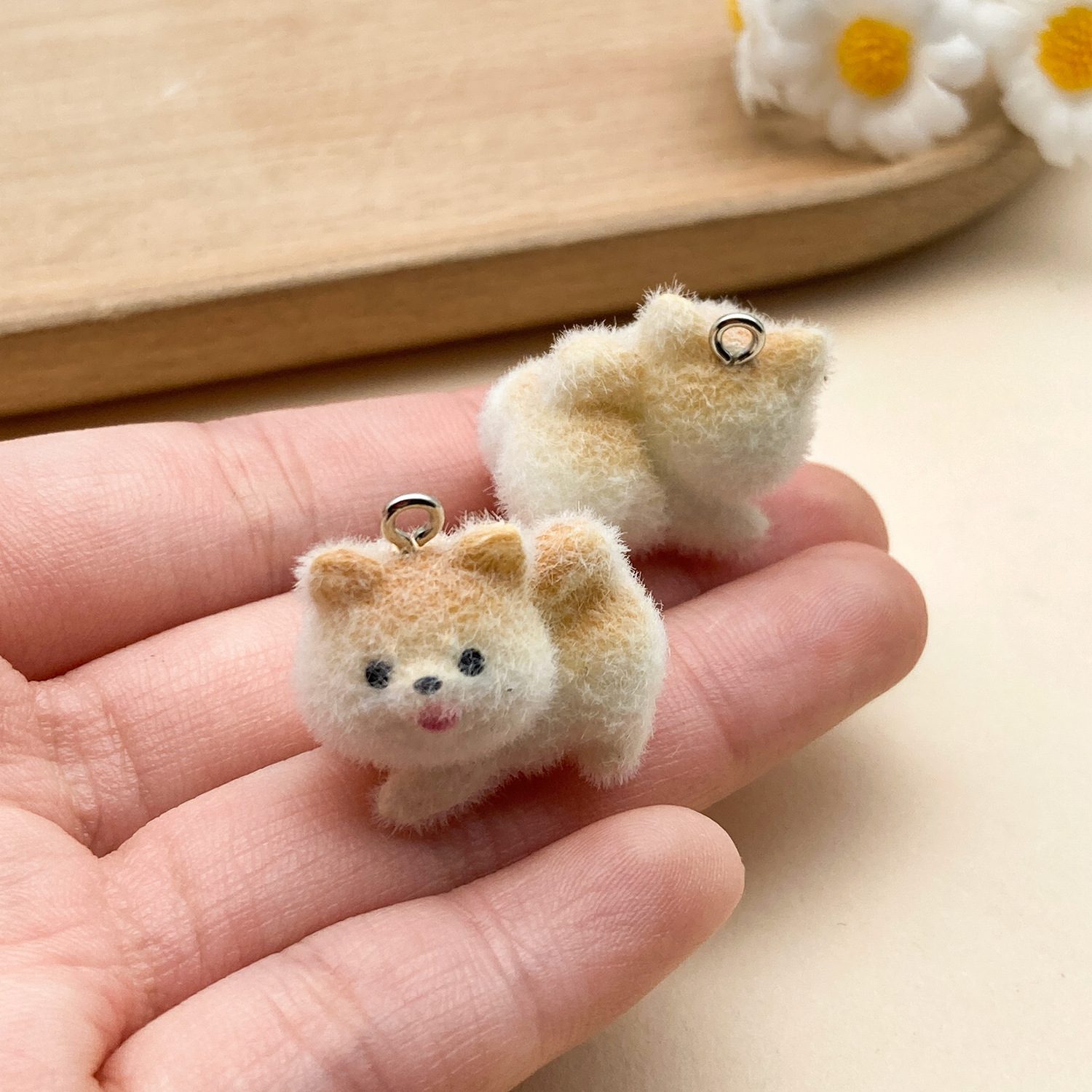 23140-1 white brown yellow resin flocking animal running puppy 24x20mm-3.55g