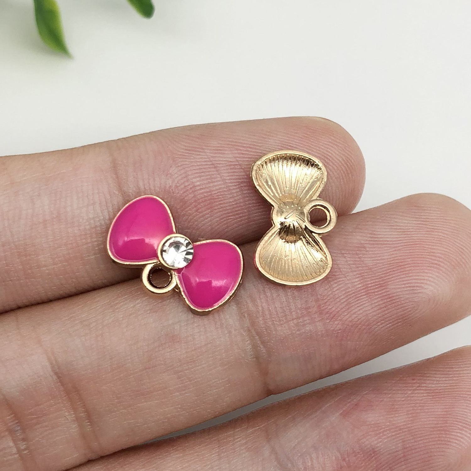 17565-1 rose red oil dripping zinc alloy dot diamond bow 14.5x9mm-0.6g