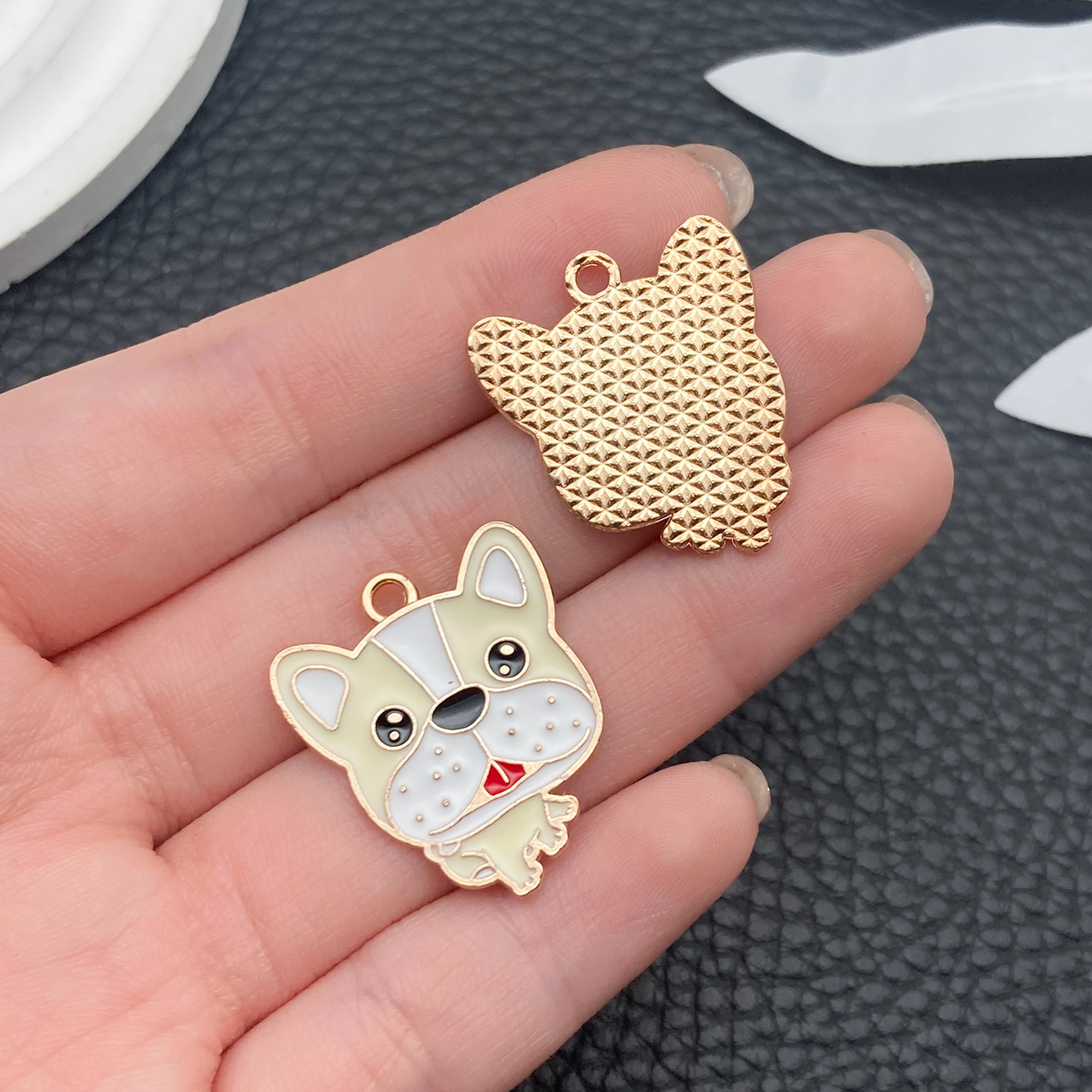23292-1 creamy yellow oil-dropping zinc alloy cartoon pet dog 25x21mm-2g