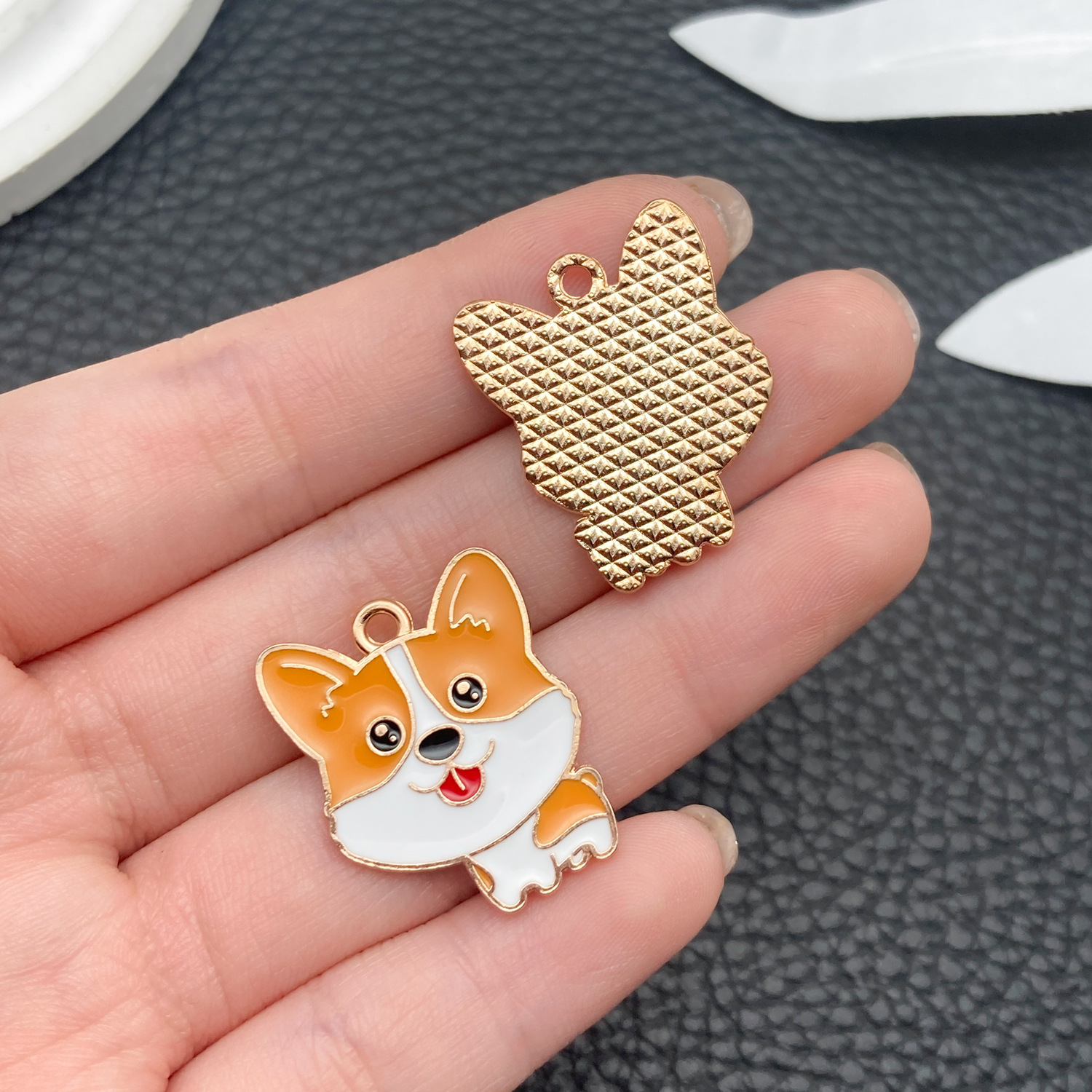 23296-1 orange oil drip zinc alloy cartoon pet dog corgi 24x20mm-2.1g