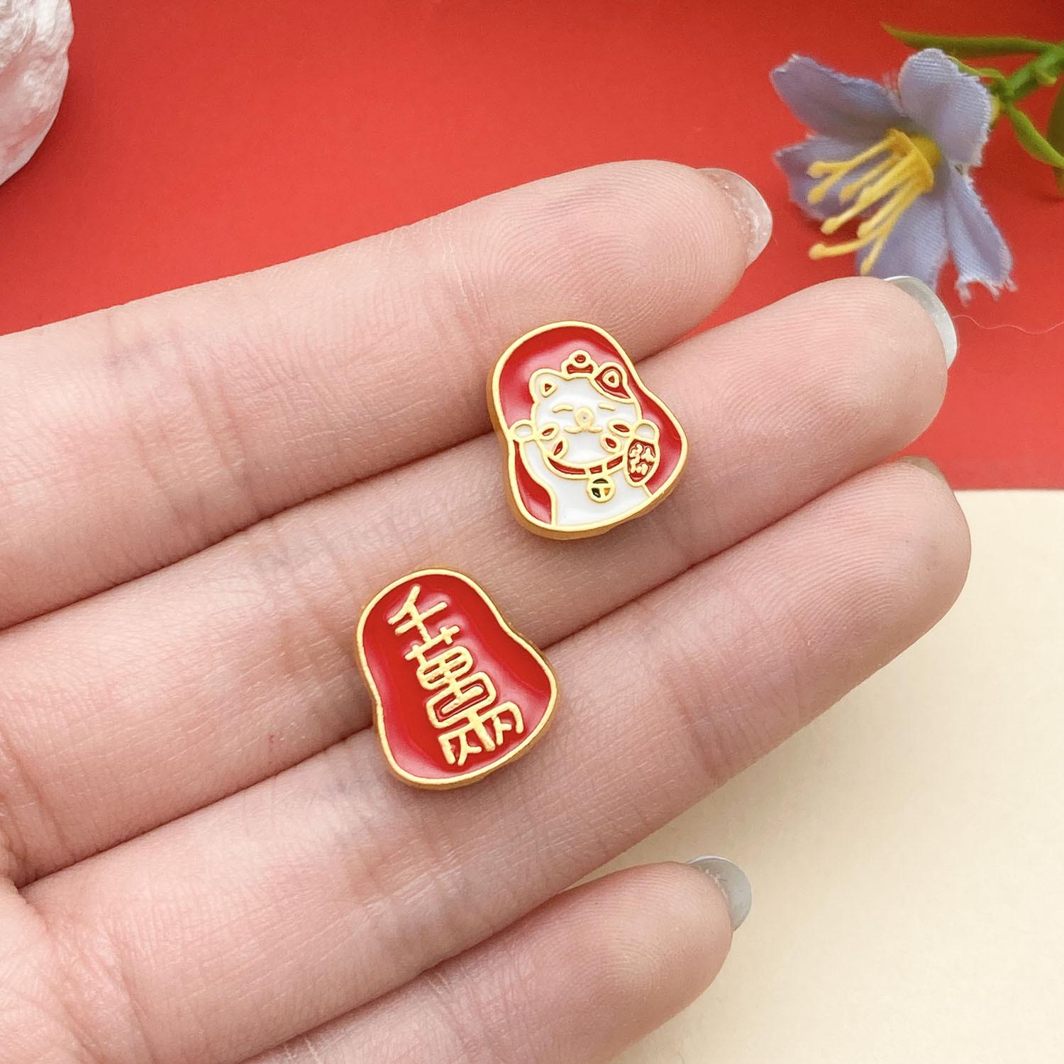 22653-1 14x12mm-2.2g-hole 2 red dripping oil ancient gold matte gold double-sided 0kg lucky cat spacer beads