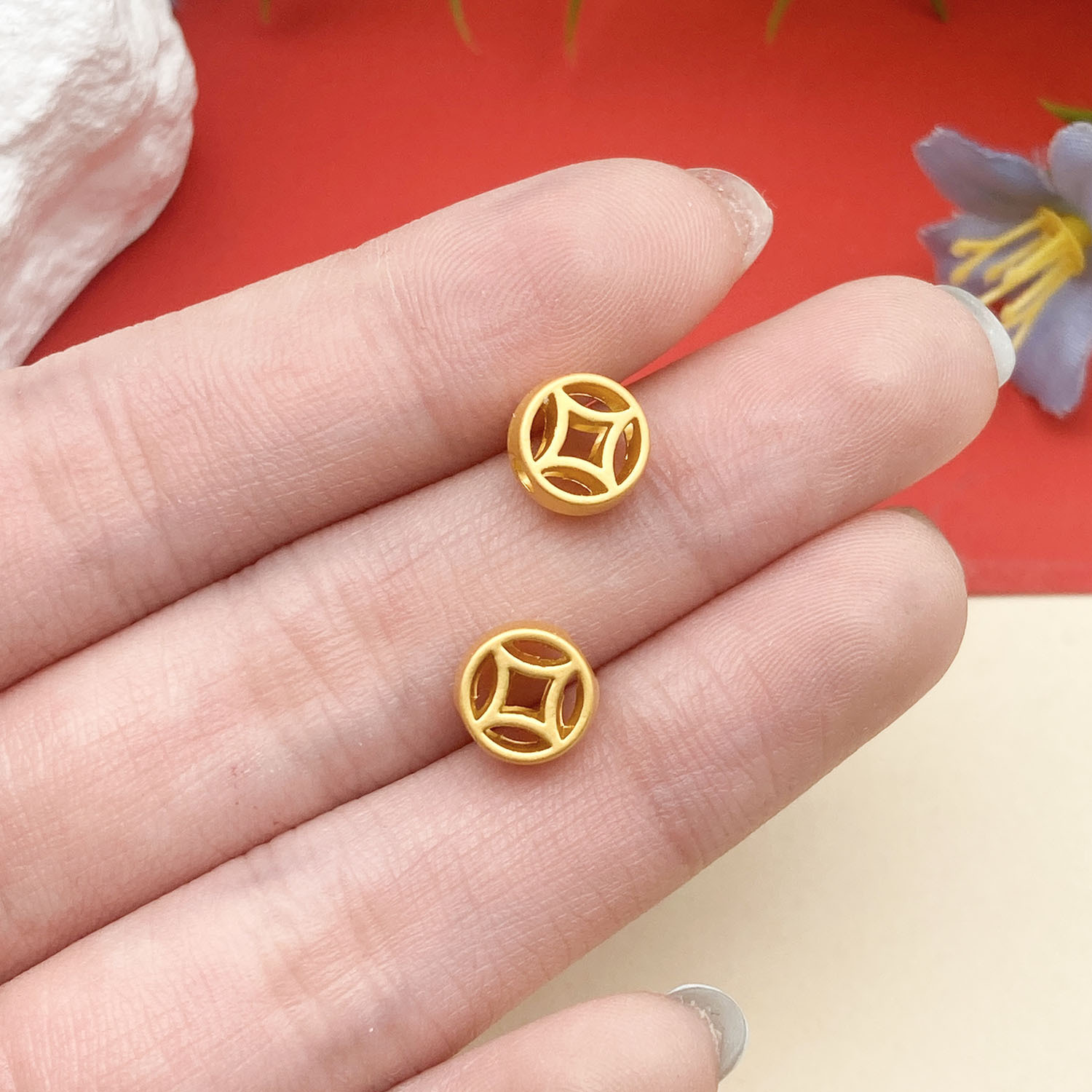 22671-1 8x8mm-0.7g-hole 2 yellow ancient gold matte gold double-sided hollow small copper coin spacer beads