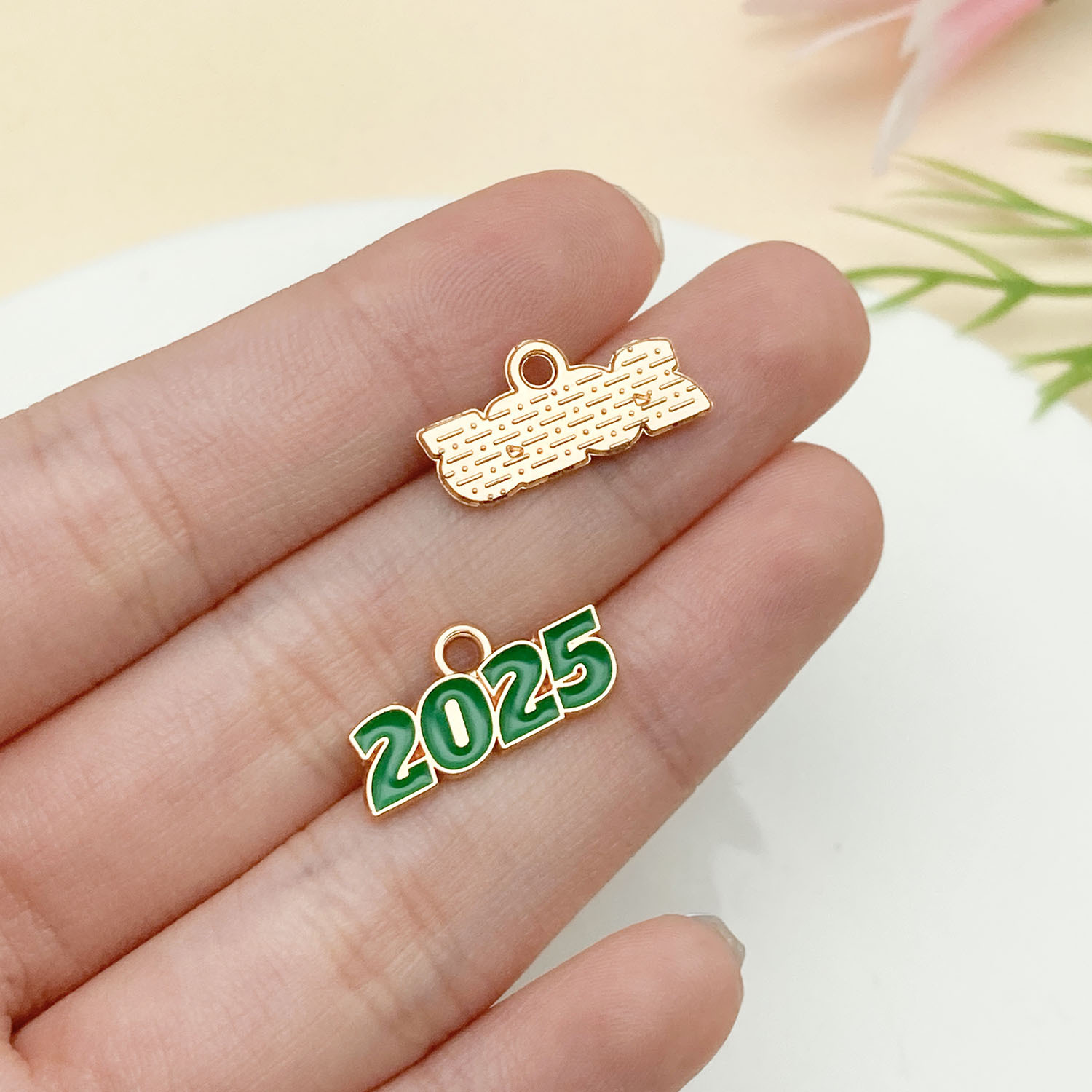 23341-1 kc gold green dripping zinc alloy 2025 number plate 9x18mm-0.6g