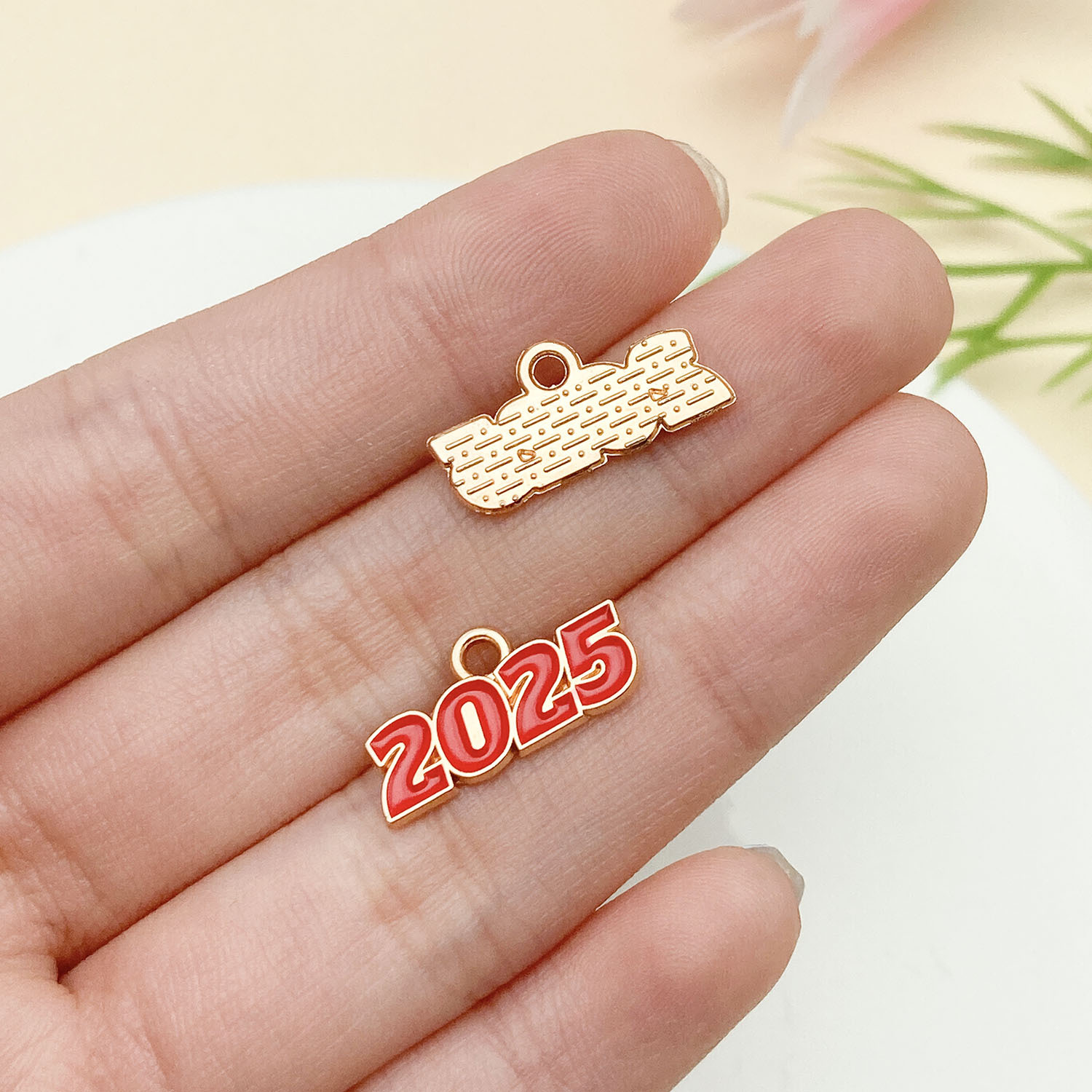 23342-1 kc gold red oil dripping zinc alloy 2025 number plate 9x18mm-0.6g