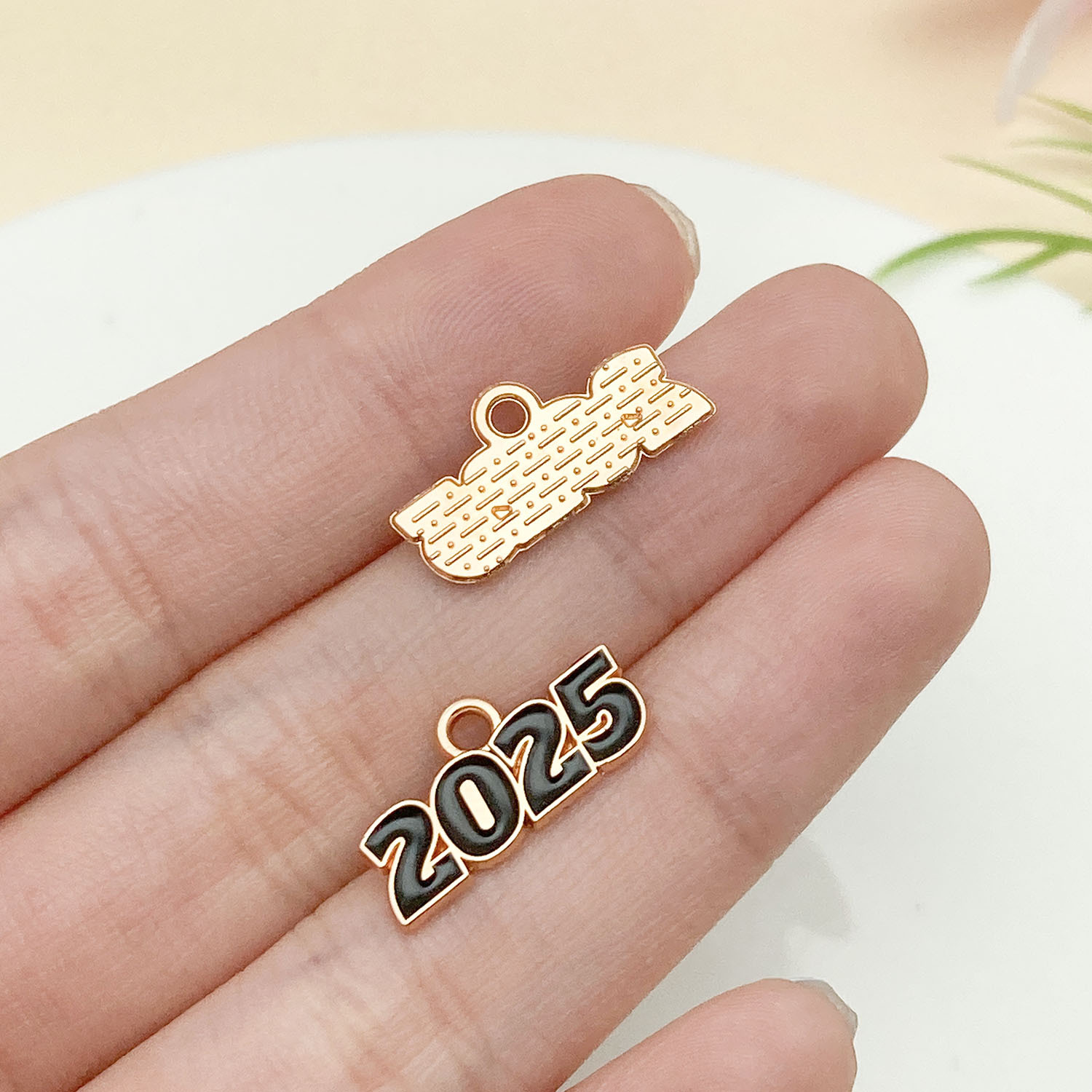 23343-1 kc gold black oil dripping zinc alloy 2025 number plate 9x18mm-0.6g