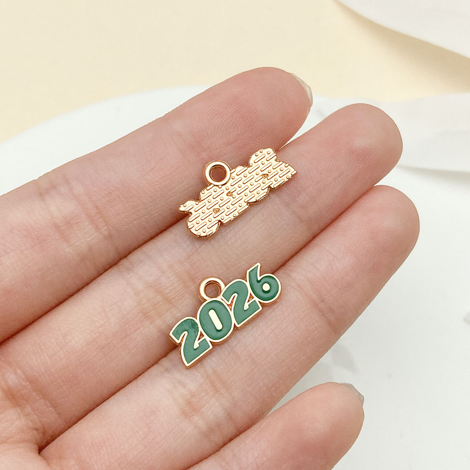 23346-1 kc gold green dripping zinc alloy 2026 number plate 9x17mm-0.5g