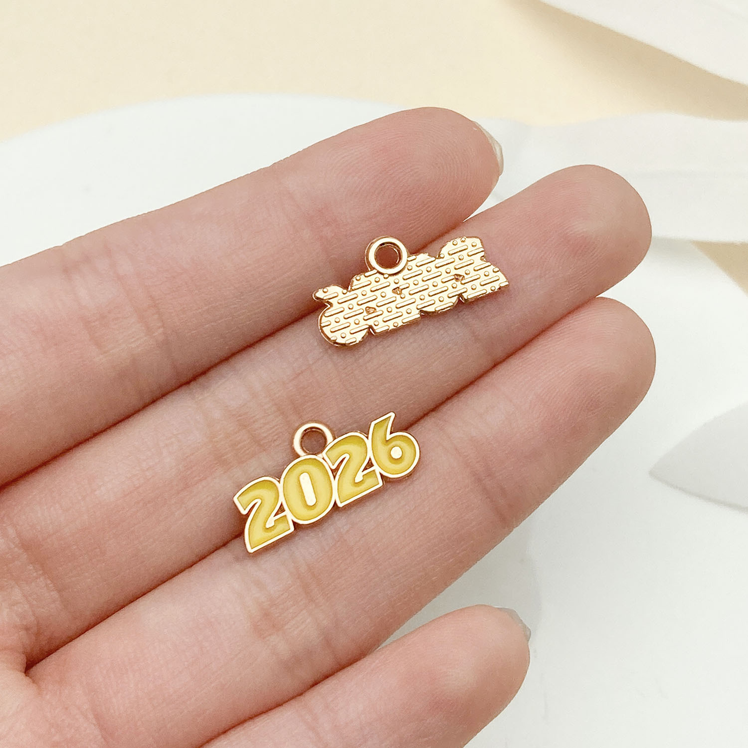 23351-1 kc golden yellow oil dripping zinc alloy 2026 number plate 9x17mm-0.5g