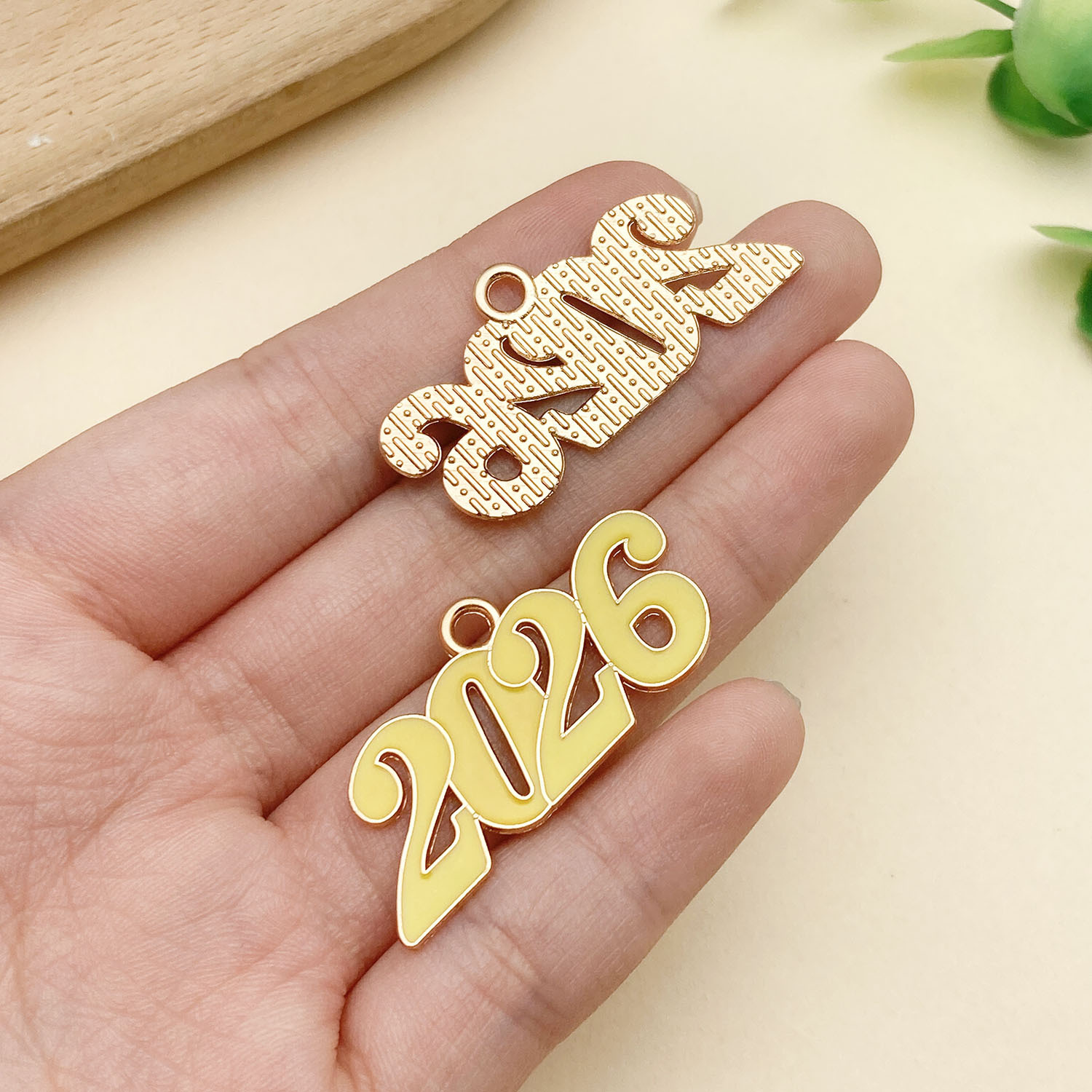 23352-1 large kc golden yellow oil dripping zinc alloy 2026 number plate 18x37mm-2.35g