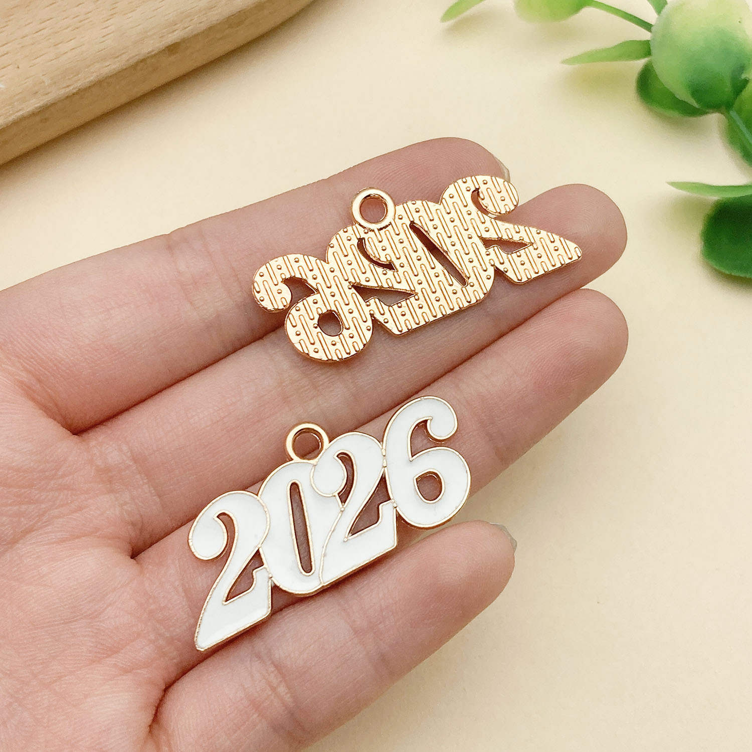 23353-1 large kc gold white dripping zinc alloy 2026 number plate 18x37mm-2.35g