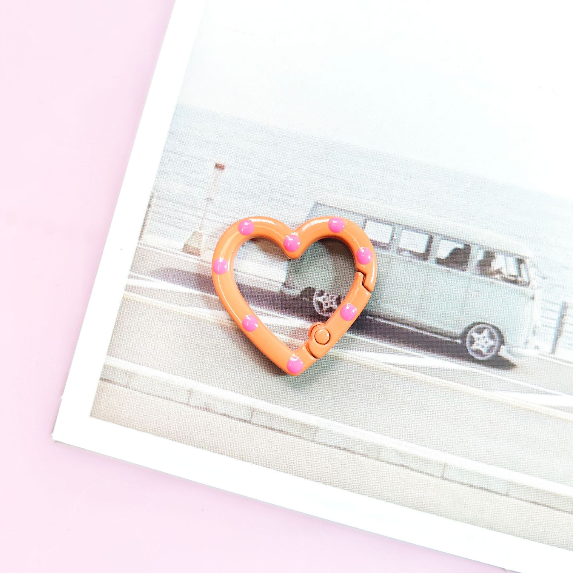 Orange oil dripping buckle