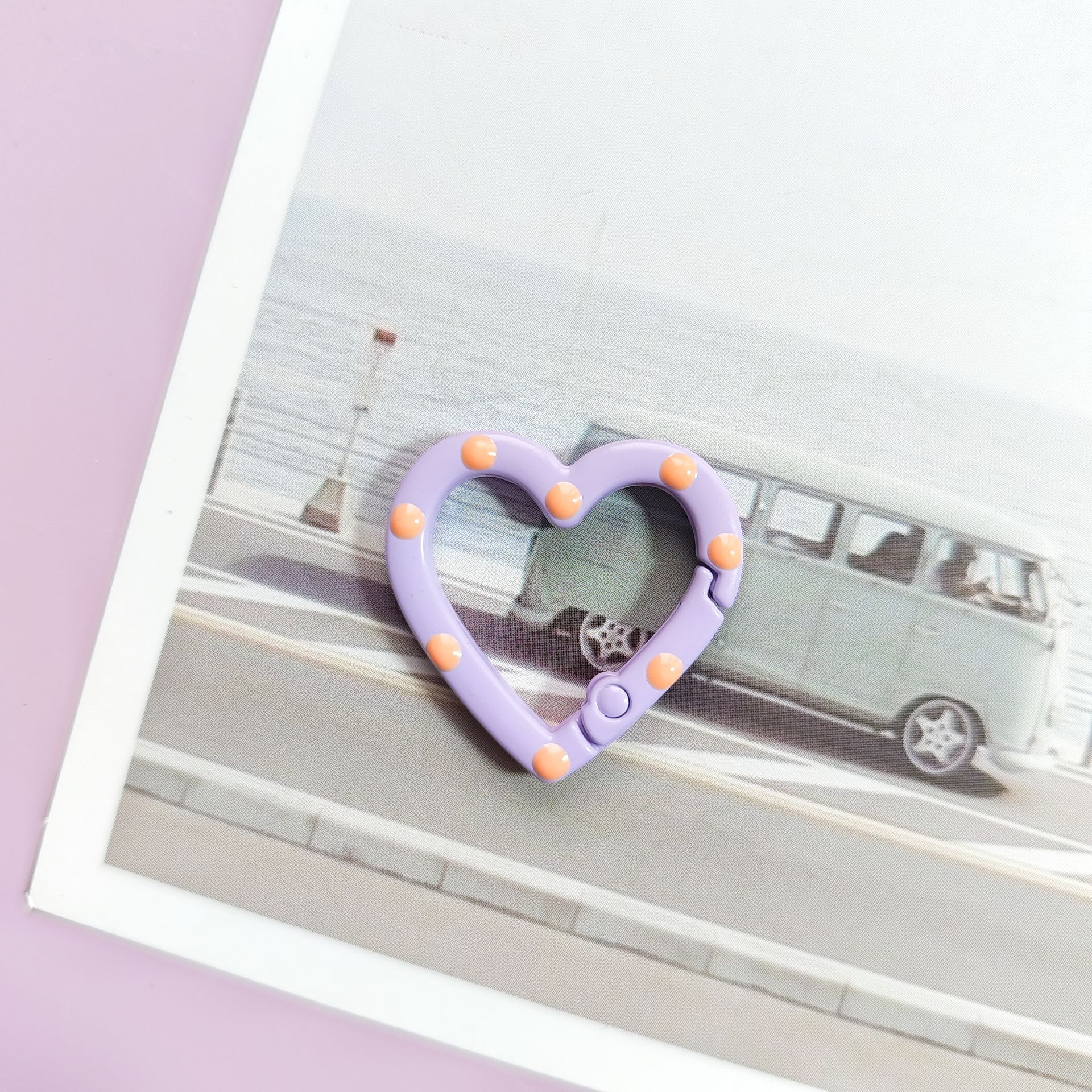 Purple oil dripping buckle