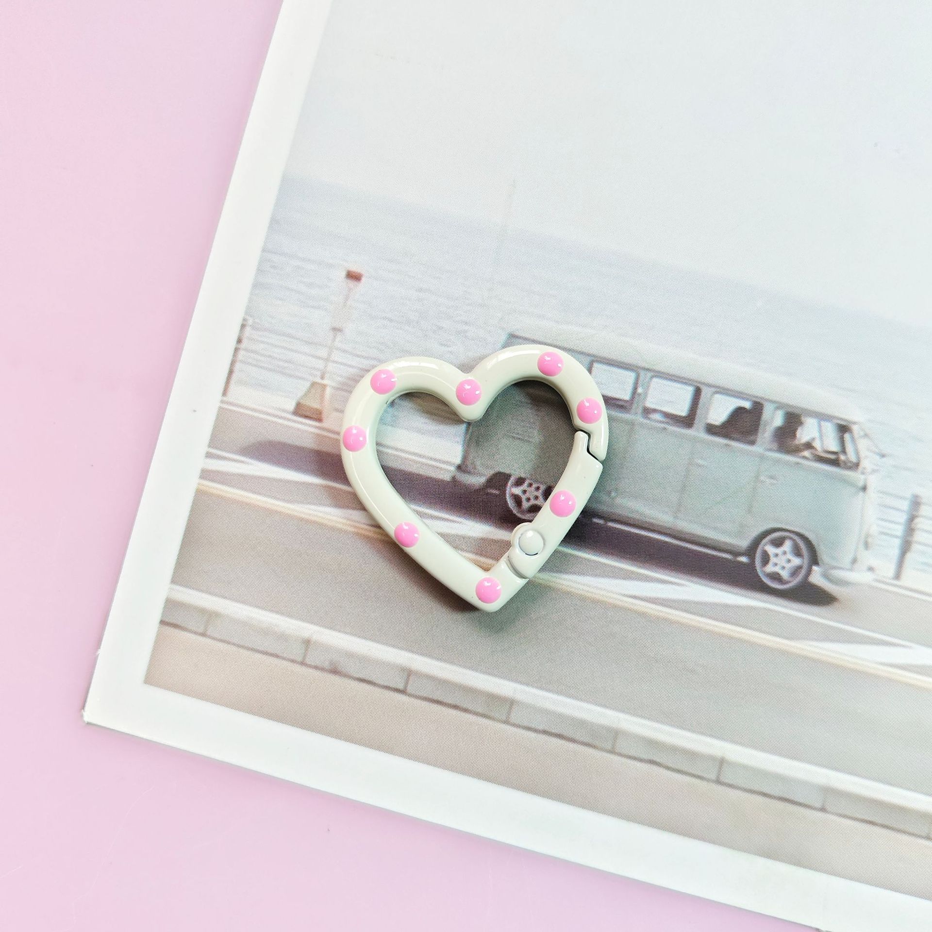 Off-white oil dripping buckle