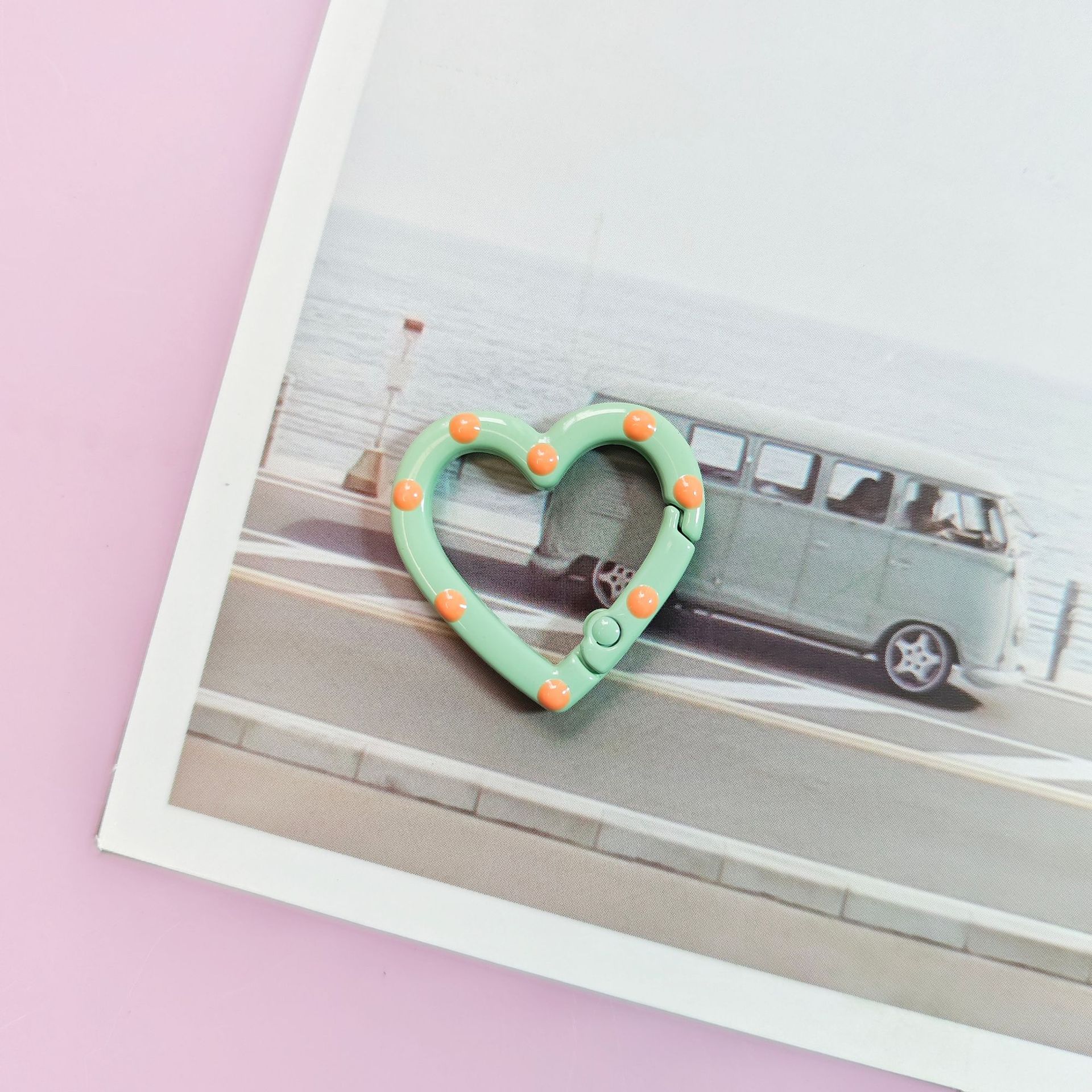 Mint green oil dripping buckle