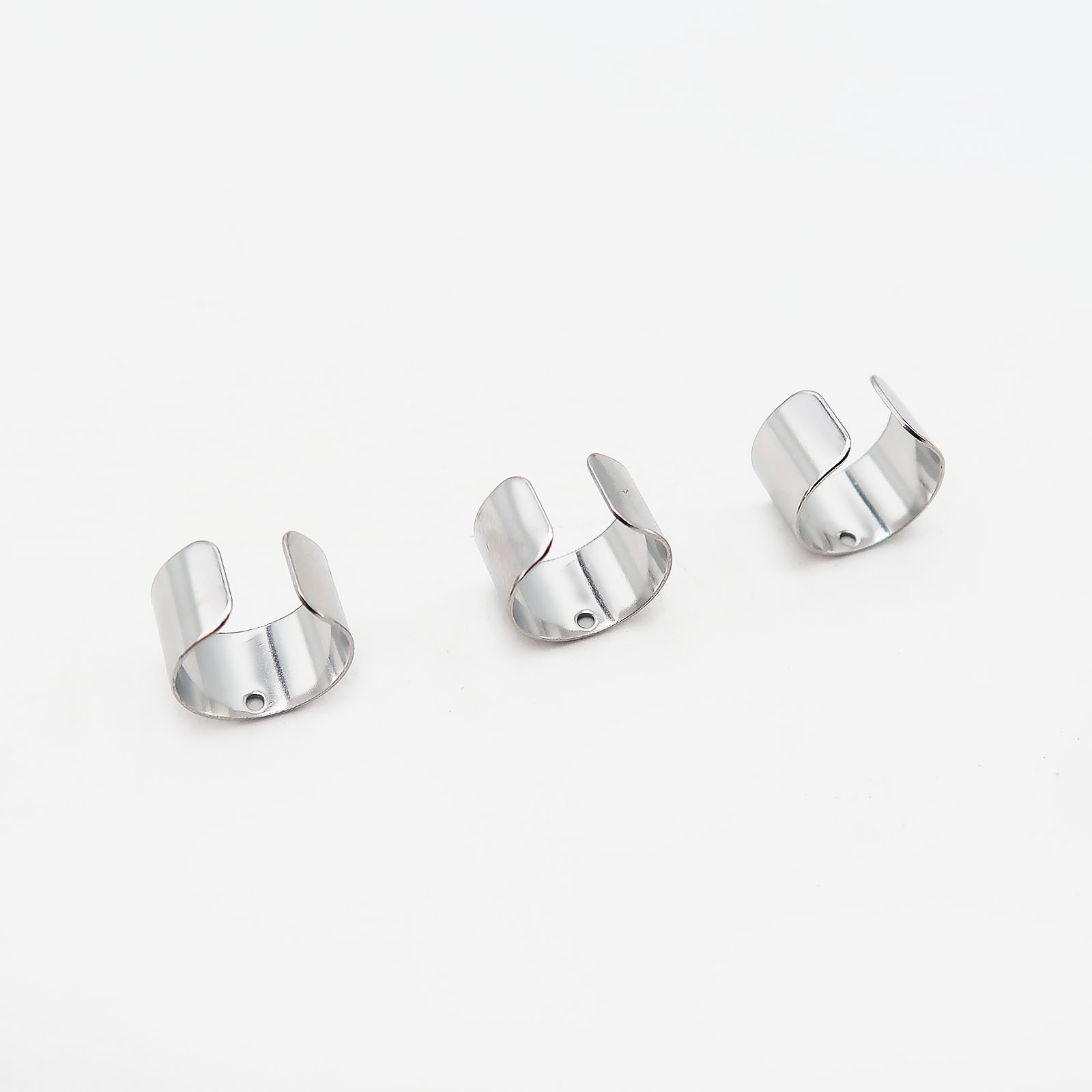 U-shaped clip earrings (with holes)