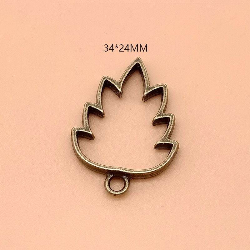 Maple leaf: 34*24mm