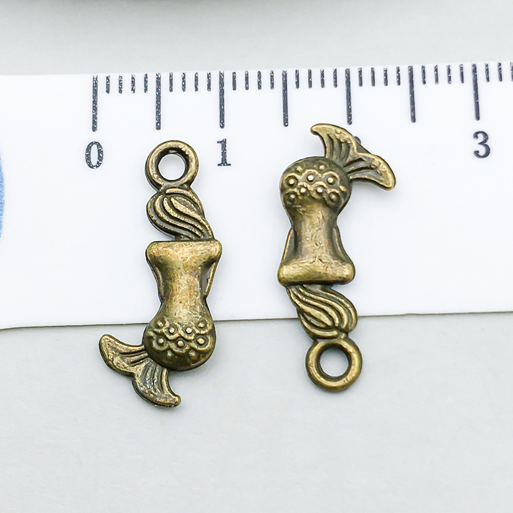 1 ancient green mermaid 9*20mm