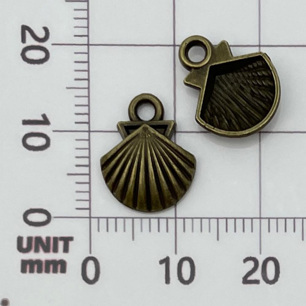 1 ancient green shell 13*11mm