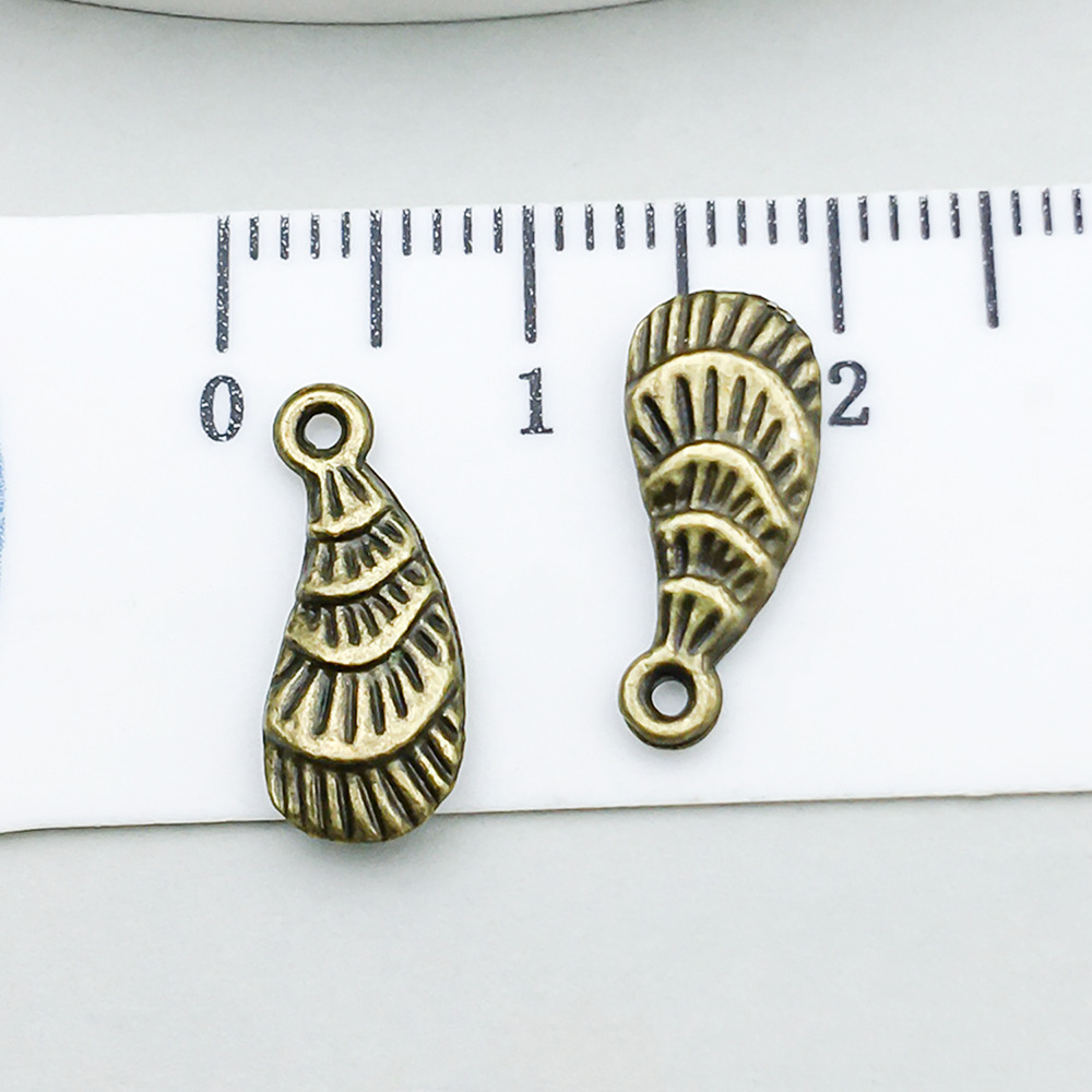 1 ancient green conch 15*6mm