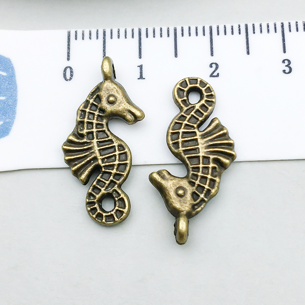 1 ancient green seahorse 23*10mm
