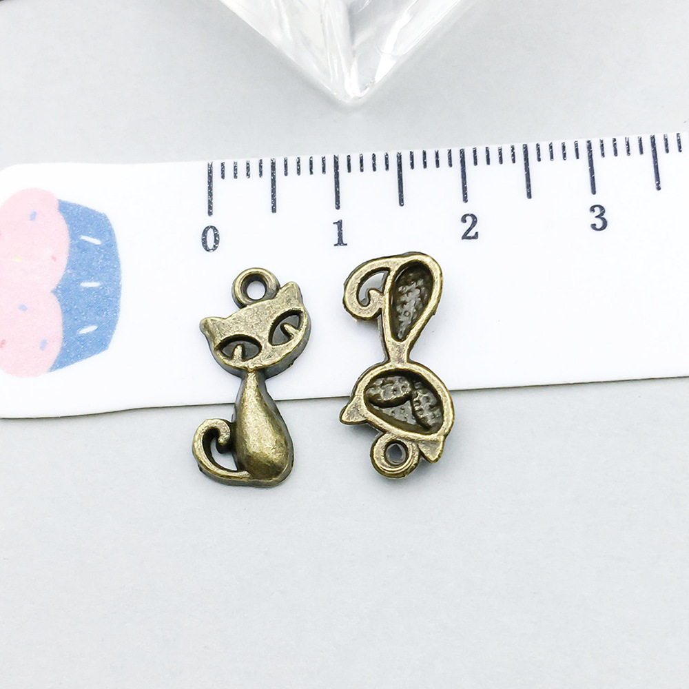 1 ancient green cat 10*17mm