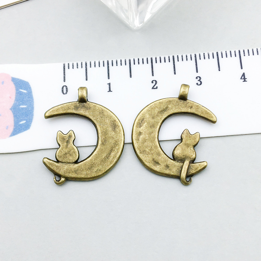 1 ancient green moon cat 18*22mm