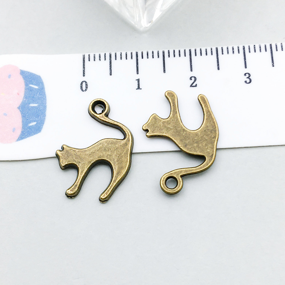 1 ancient green cat 13*19mm