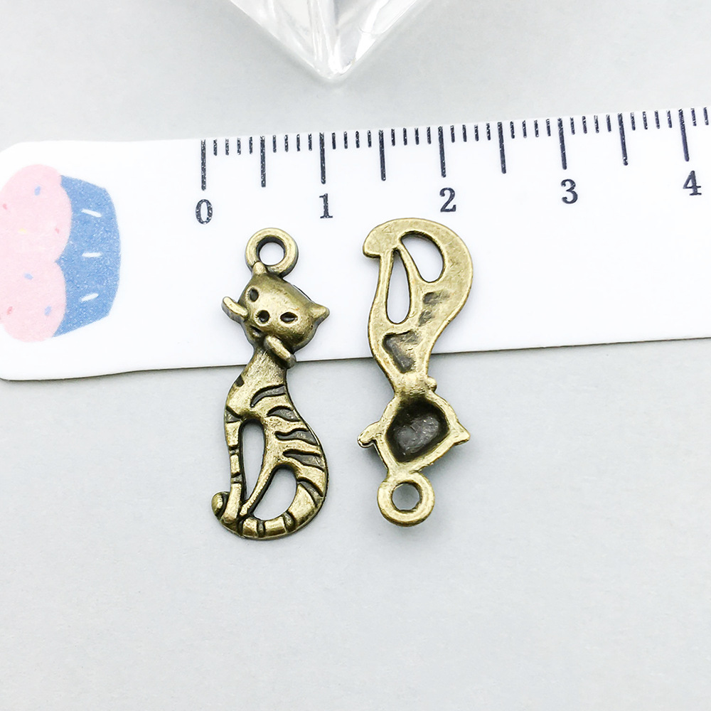 1 ancient green horizontal pattern cat 25*9mm