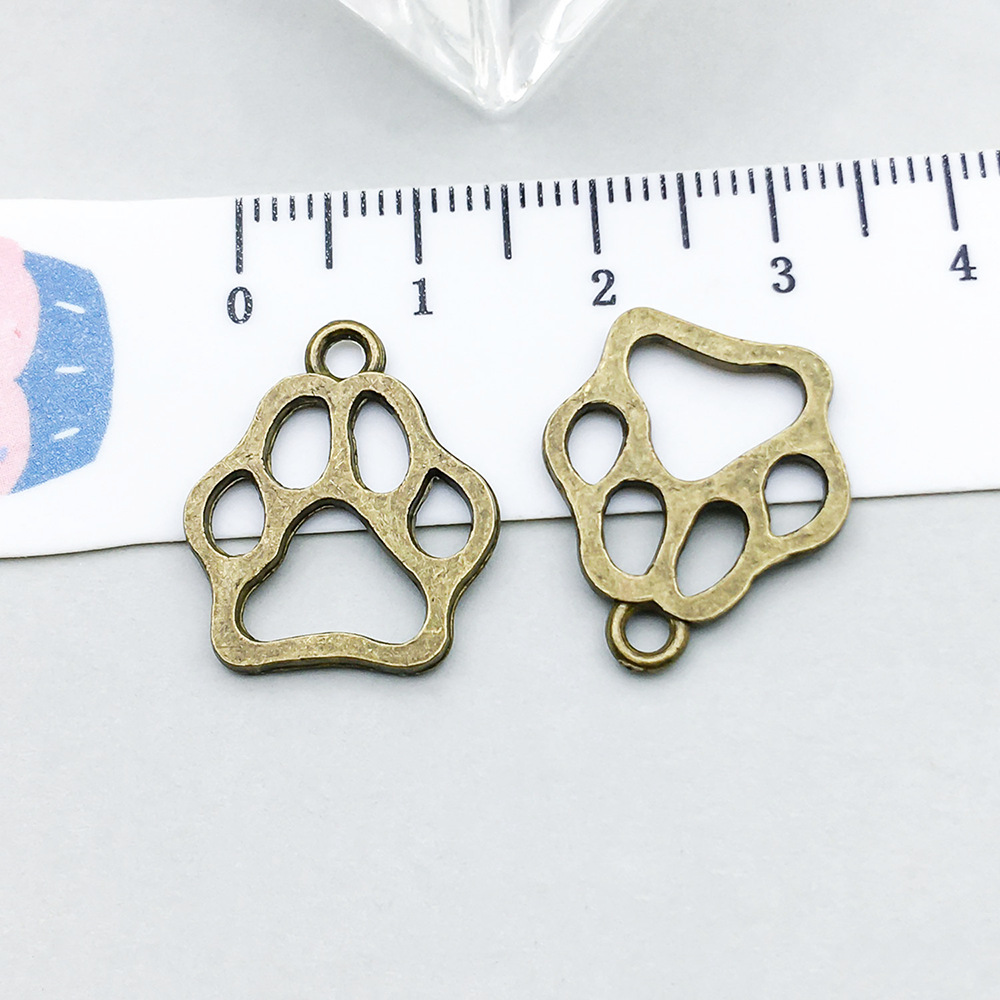 1 ancient green cat claw 20*17mm