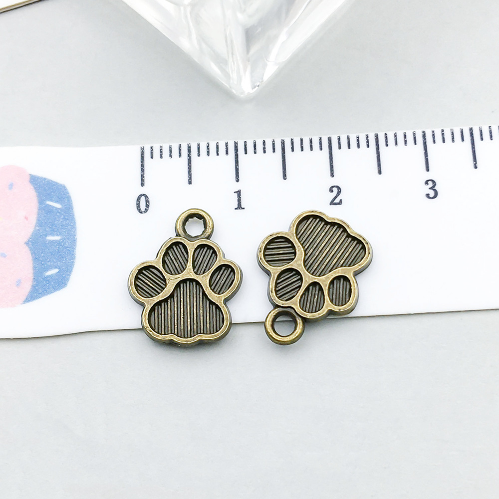 1 ancient green striped cat claw 14*12mm