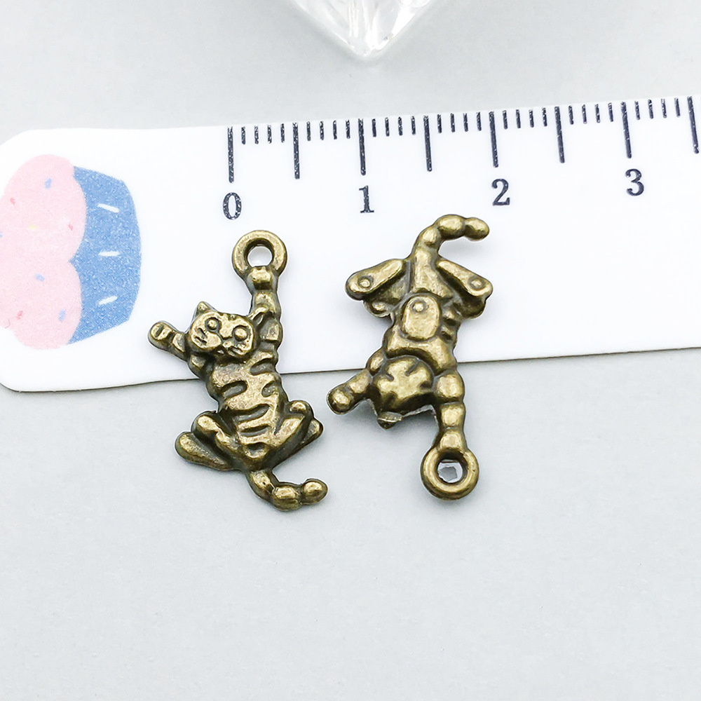 1 ancient green cat 21*11mm