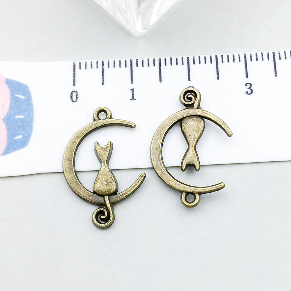 1 ancient green moon cat 21*13mm