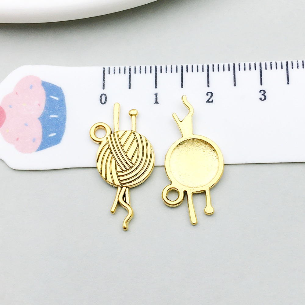 1 ancient golden retriever thread ball 12*24mm-